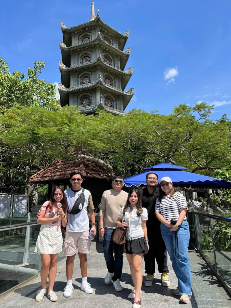 Travellers on our Da Nang, Vietnam trip