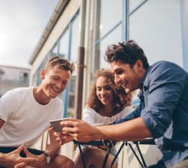 So sparen Studenten beim Handytarif & Smartphone trotz schnellerem Internet