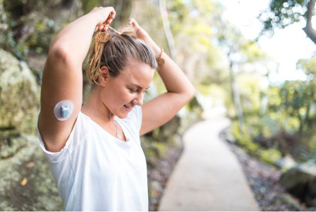 diabetic woman preparing for a run