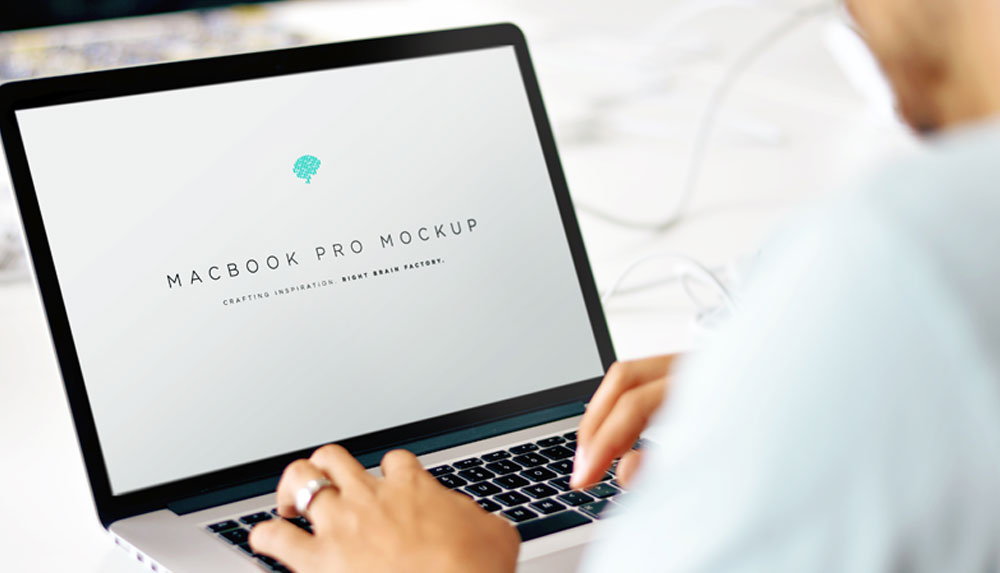 Macbook Pro Mockup PSD
