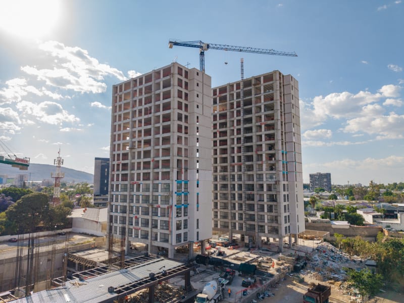 IU Life — Fachada integral Guadalajara