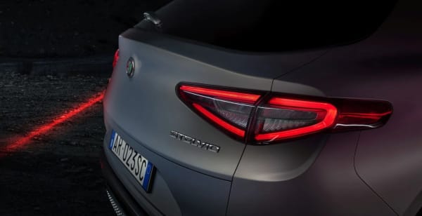Alfa Romeo Stelvio - Slika 15