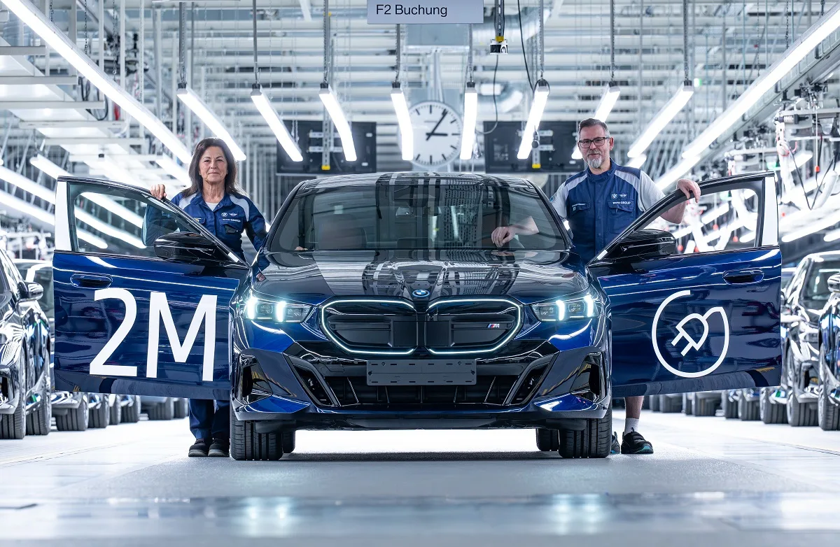 Jedan od dva miliona: BMW obeležio proizvodnju jubilarnog električnog automobila