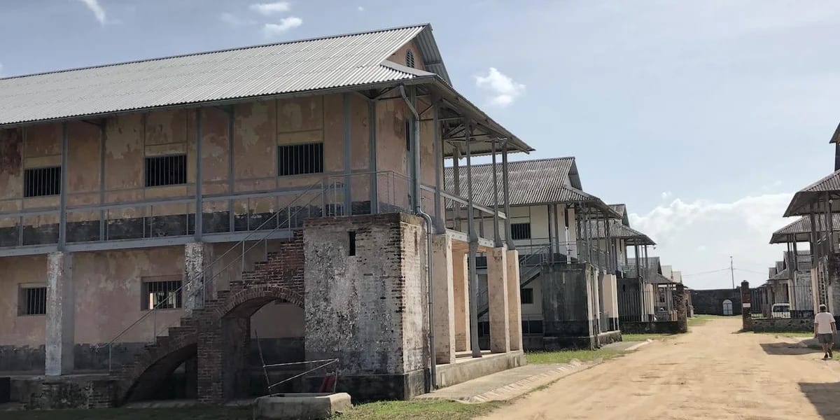 Comment aller de Cayenne à Saint-Laurent-du-Maroni en 2026