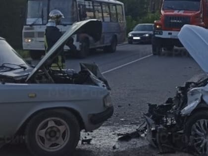 В лобовом ДТП под Калугой пострадали 3 ребенка