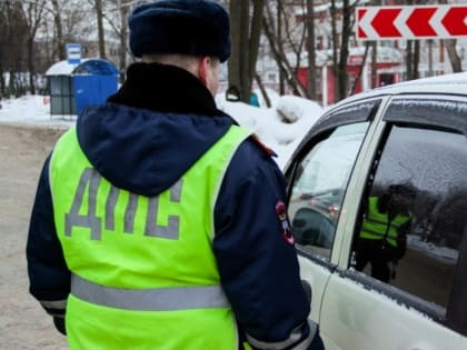 В Малоярославецком районе иномарка сбила сотрудника ДПС