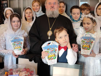 Гимназисты поздравили владыку Никиту с Рождеством Христовым