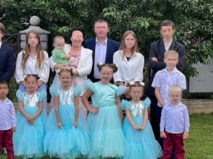 Многодетную женщину подозревают в торговле детьми