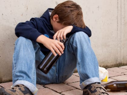 В Калужской области скорая помощь выезжала на вызов к 14-летней девочке в состоянии алкогольной комы