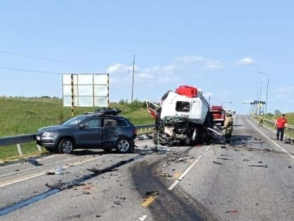 В Калужской области на киевской трассе жестко столкнулись пять автомобилей