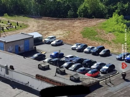 В БСМП Калуги благоустраивают территорию