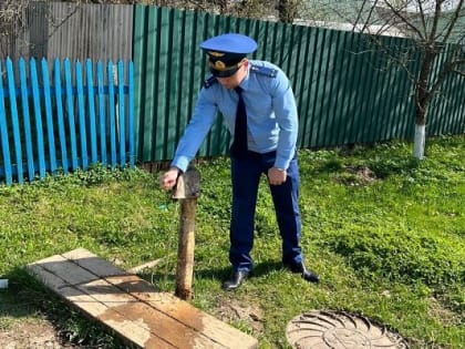 В Износковском районе в деревне Ореховня упала водонапорная башня