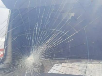 В Калуге подростки разбили булыжниками три машины "скорой"