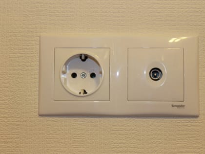 Жительница Калуги отдала фальшивым электрикам 500 долларов