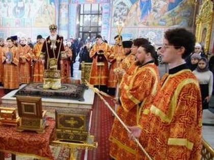 Митрополит Климент совершил Божественную литургию и чин Торжества Православия в Троицком соборе города Калуги