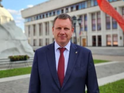 Геннадий Новосельцев поздравил медицинских работников с профессиональным праздником
