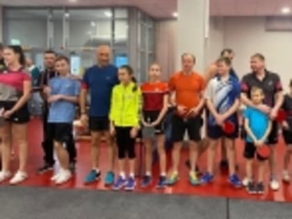 Теннисисты отмечали Новый год за столами!