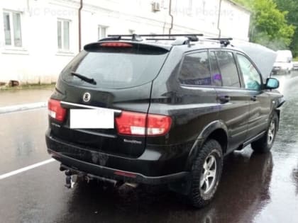 В Козельске на перекрестке столкнулись две иномарки