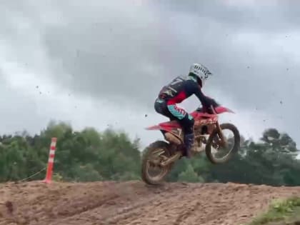 Более 250 спортсменов приняли участие в мотокроссе в Хотьково