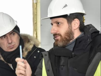 Андрей Травников проконтролировал ход и темпы строительства инфекционной больницы в посёлке Садовый