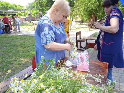 В козельском парке «Три богатыря» прошло торжество, посвящённое Дню семьи, любви и верности. Наш фоторепортаж