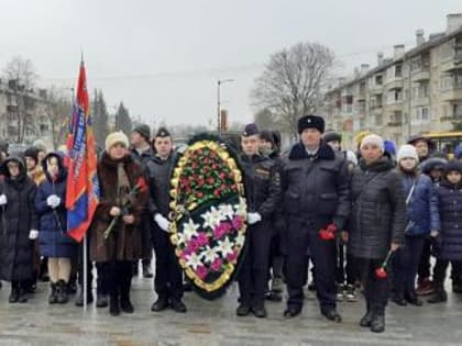 Кадеты — в общем строю у Вечного огня