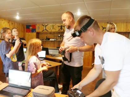 В ОБНИНСКЕ ОБУЧАЮТ ПИЛОТИРОВАНИЮ ДРОНОВ