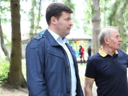 Юрий Моисеев посетил детский оздоровительный лагерь "Чайка".