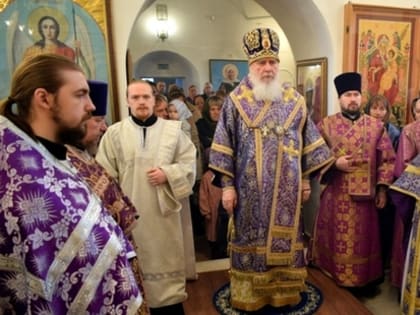 Глава Калужской митрополии совершил Литургию в храме в честь Рождества Пресвятой Богородицы в Тимашово