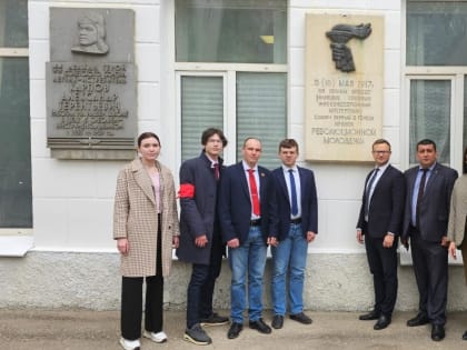 В Калуге открыта памятная доска герою Социалистического труда.