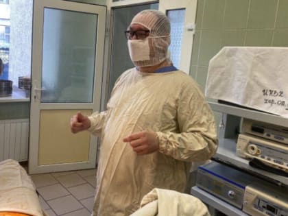 Врач-хирург из Калужской области получил награду ДНР