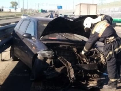 На киевской трассе в Малоярославецком районе иномарка врезалась в отбойник