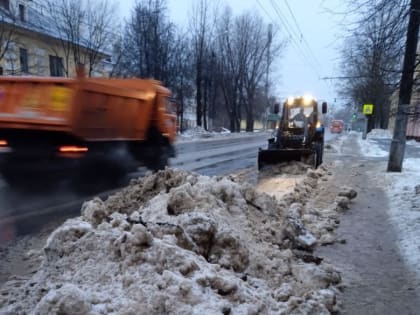 В Калуге уборка улиц ведётся круглосуточно
