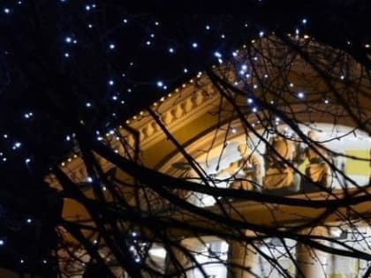 Реанимирование автопрома, закрытие парковки и нападения на медиков: главное за день