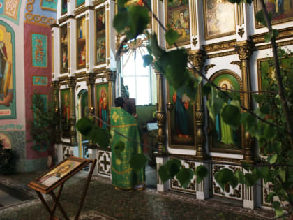 День Святой Троицы в храме  Сергия Радонежского города Людиново