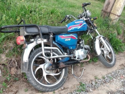 В Калужской области ребенок на мопеде врезался в «Тойоту»