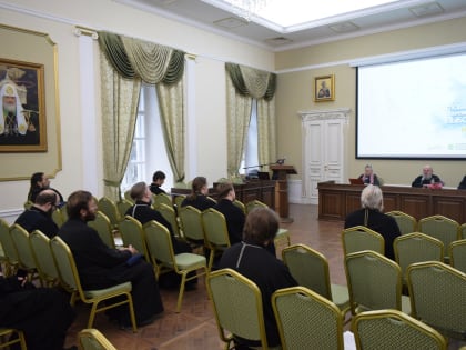 Епископ Никита возглавил Пленарное заседание по итогам работы XXV Богородично-Рождественских образовательных чтений Калужской митрополии