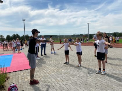 День физкультурника в Калуге начался с олимпийской зарядки