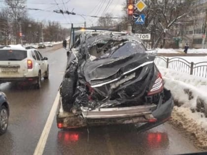 В соцсетях показали, что стало с улетевшим с моста «Майбахом»