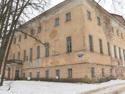 Подрядчик начал подготовку к реставрации Дома губернатора в Калуге
