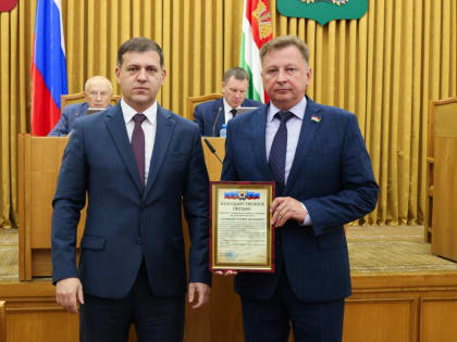 Калужские парламентарии награждены благодарностями за оказание гуманитарной помощи и восстановлении мирной жизни в ЛНР и ДНР