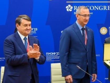 В Санкт-Петербурге подписан Меморандум о взаимопонимании и сотрудничестве в транспортно-логистической сфере между Правительством Калужской области и компанией DP World