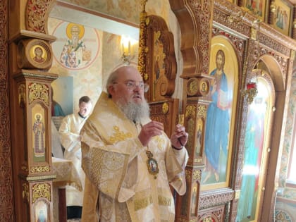 Епископ Никита совершил Божественную литургию в храме Боголюбской иконы Пресвятой Богородицы