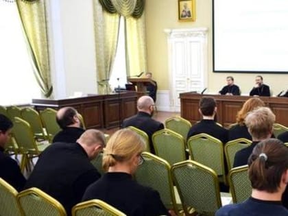 В Калужской духовной семинарии состоялась научная конференция «Диалог богословия и религиоведения»