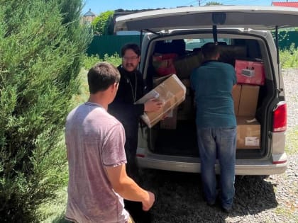 Клирики Козельской епархии ПВР посетили вынужденных переселенцев с затопленных территорий Херсонской области