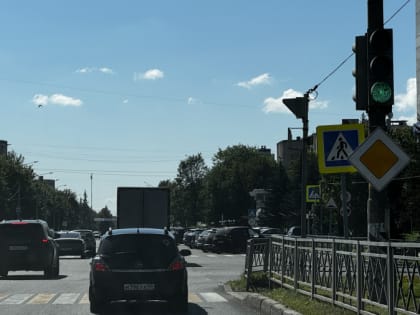 На центральных улицах Обнинска монтируют умные светофоры