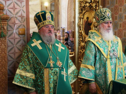 Архиерейское богослужение в день памяти обретения мощей преподобных Старцев Оптинских