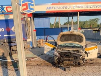 В Тарусском районе водитель наехал на АЗС и скончался