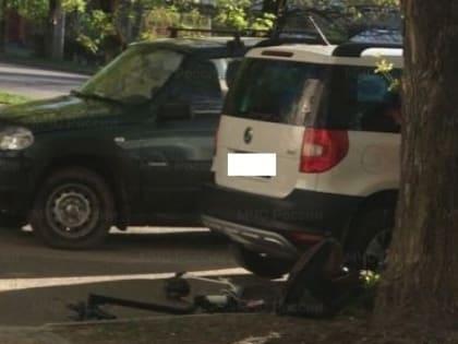 В Калуге водитель «Шкоды» сбила мужчину на электросамокате