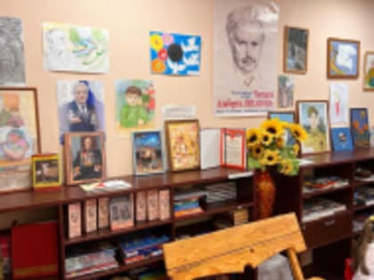 Открылась выставка детских рисунков, посвящённых годовщине Великой Победы